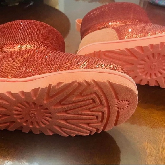 Ladies size 5 UGG Mini Mirror Ball Boots Color pink Like New - Picture 3 of 3